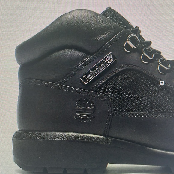 Brand new in box Men’s Waterproof low field boot in black Nubuck. - Picture 5 of 5